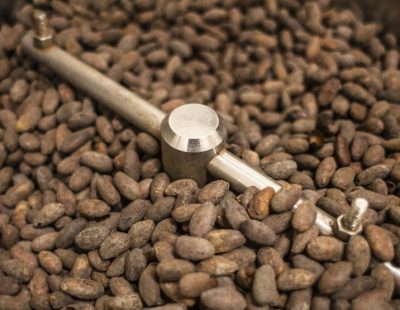 Clean air and odour separation during the roasting process